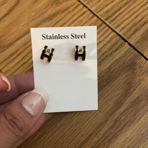 Small H earrings